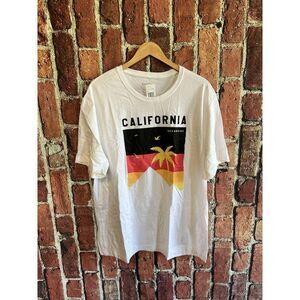 Noize Mens white Short Sleeve Graphic T-shirt NWT Size 2XL